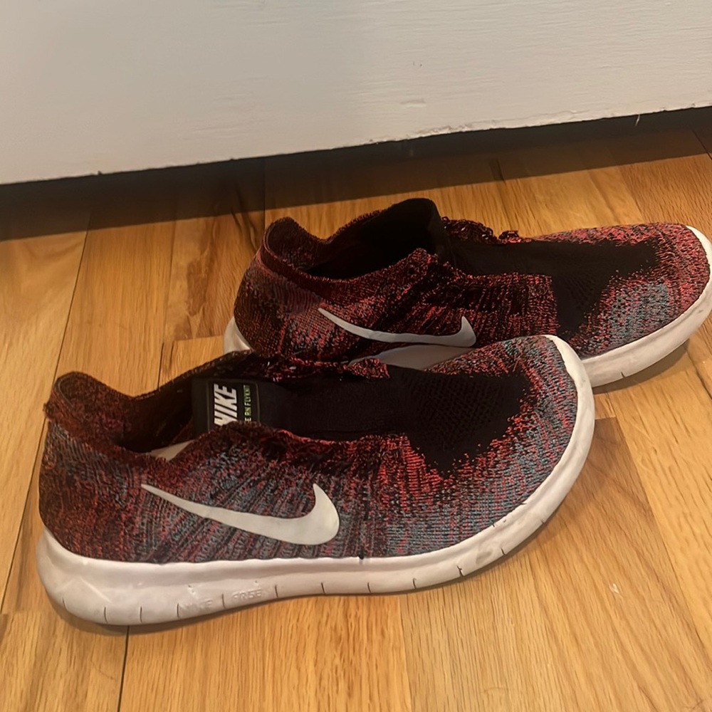 Women’s Nike Free RN Flyknit Sneakers
